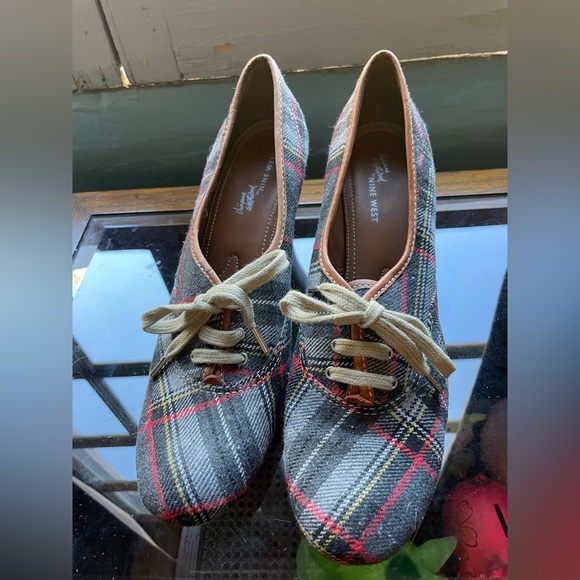 VIVIENNE WESTWOOD for Nine West TARTAN PLAID Fabric & Leather Tie Heels Size 9.5 - Picture 2 of 11